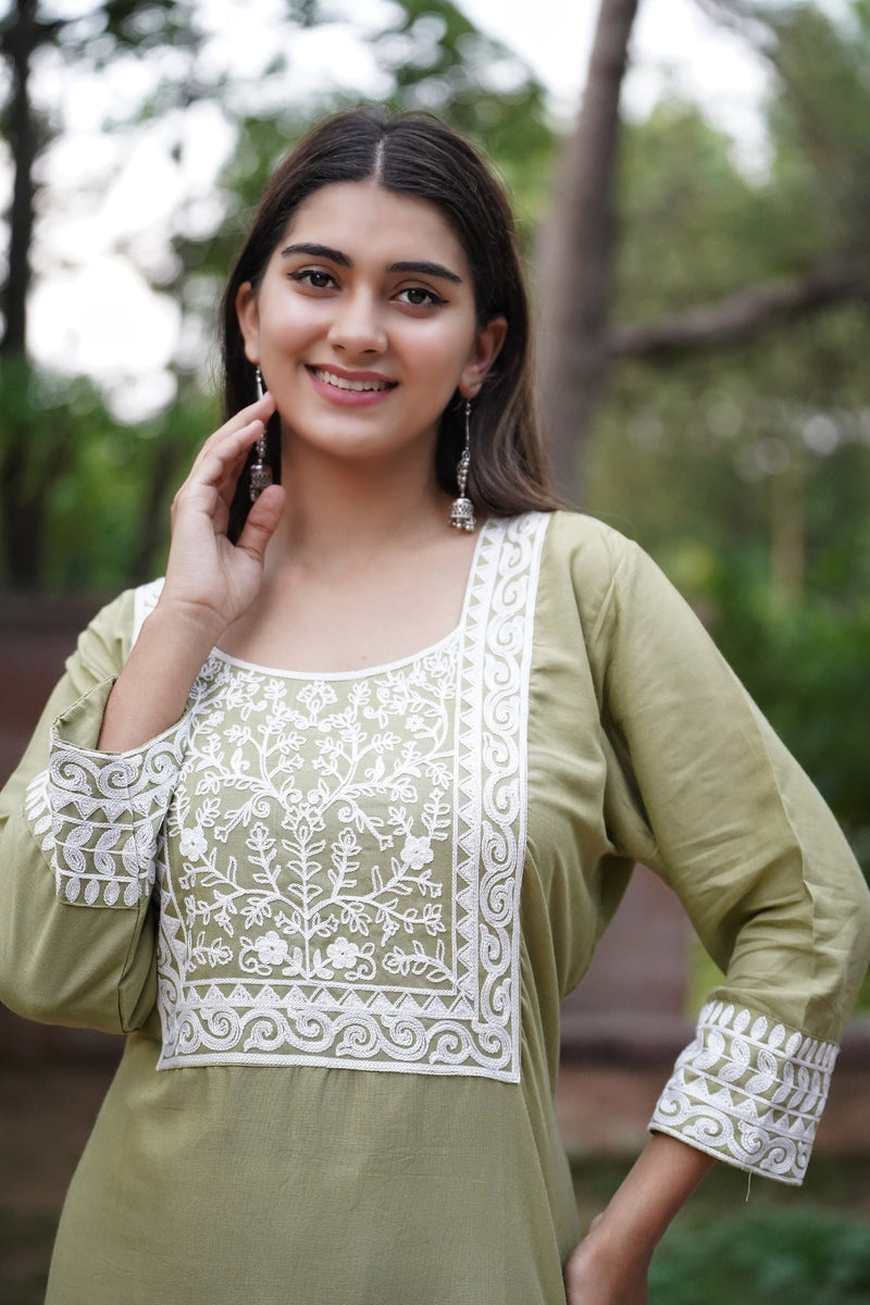 Trendy look Green chanderi silk kurta designs for women | Priya Chaudhary